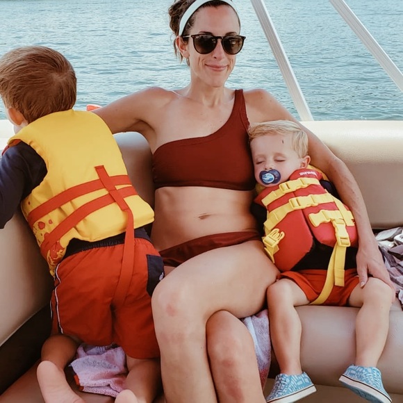 Meet your Posher, Amy - Picture 3 of 5